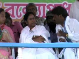 Bengal Polls Mamata Supports Convicted Mla Sohrab Ali ভোটে প্রার্থী স্ত্রী, সাজাপ্রাপ্ত সোহরাবের পাশে দাঁড়িয়ে 'বেচারা' বললেন মমতা