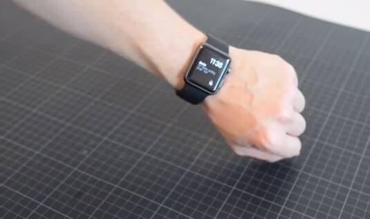 গত মাসেই ভারতে অ্যাপেল তাঁদের ঘড়ির দাম অনেক কমিয়ে দেয়। এইমুহূর্তে অ্যাপেল-এর স্পোর্টস ঘড়ির দাম ২৫ হাজার ৯০০ থেকে শুরু।