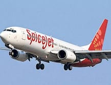 ১৭৬ যাত্রী নিয়ে স্পাইসজেট বিমানের জরুরি অবতরণ দিল্লি বিমানবন্দরে