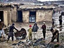 পাকিস্তানে এক-তৃতীয়াংশই দারিদ্র সীমার নিচে, মাসিক আয় ৩,০৩০ টাকার কম