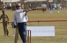 রাজকীয় ক্রিকেট, ব্যাট হাতে উইলিয়াম-কেট, বোলার সচিন