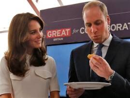 Prince William Successfullly Made Dosa And Eat It Publicly সফলভাবে ধোসা বানিয়ে, নিয়ম ভেঙে প্রকাশ্যে খেলেন উইলিয়াম-কেট