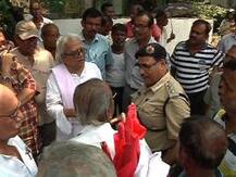 ট্যাংরায় দলীয় কার্যালয় খুলতে গিয়ে তৃণমূলের বিক্ষোভের মুখে বিমান বসু