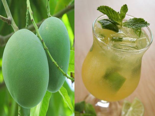 কাঁচা আম জলে ফুটিয়ে, তাতে নুন, চিনি এবং সামান্য গোলমরিচ গুঁড়ো মিশিয়ে খেলে শরীর ঠাণ্ডা থাকে।