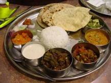 এখন থেকে ট্রেনে পাওয়া যাবে ঘরে তৈরি খাবার