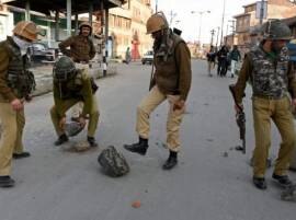Kashmir Remains Tense Mobile Internet Suspended উত্তপ্ত কাশ্মীরের পরিস্থিতি, বন্ধ মোবাইল ইন্টারনেট পরিষেবা