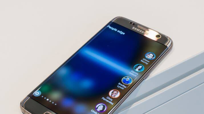 সেই সঙ্গে সম্প্রতি স্যামসাংয়ের গ্যালাক্সি সিরিজের নয়া স্মার্টফোন গ্যালাক্সি এস ৭ এবং গ্যালাক্সি এস ৭ এজ-এর সঙ্গে লঞ্চ হওয়া গিয়ার বিআর হেডসেট-এ ৫০ শতাংশ ছাড় পাওয়া যাচ্ছে।