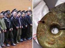 কবর খুঁড়ে প্রাচীন সামগ্রী চুরির দলের পাণ্ডাকে মৃত্যুদণ্ড