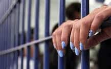 স্বামী, শ্বশুরবাড়ির কাছে দর বাড়াতে পুলিশের ছদ্মবেশ! আটক গৃহবধূ