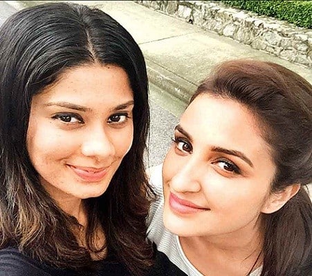 পরিণীতি চোপড়ার ম্যানেজার তেজল শেঠ্ঠি। পরিণীতির সর্বক্ষণের সঙ্গী তিনি।