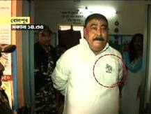 স্বমহিমায় অনুব্রত ! পোশাকে তৃণমূলের প্রতীক লাগিয়ে ভোট, খেয়াল করিনি, সাফাই অফিসারের