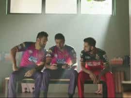 ভিডিও-তে দেখুন- হিন্দি নিয়ে অশ্বিনের সঙ্গে রসিকতা ধোনি-কোহলির