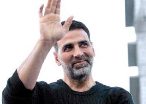 এই প্রকল্পের জন্য সাহায্যের হাত বাড়িয়ে দেওয়ায় অক্ষয়কে ধন্যবাদ জানিয়েছেন মহারাষ্ট্রের মুখ্যমন্ত্রী দেবেন্দ্র ফড়ণবীশ।একটি রিপোর্ট মোতাবেক, মহারাষ্ট্রে মাত্র ৩৮০ কিউবিক মিটার জল রয়েছে।