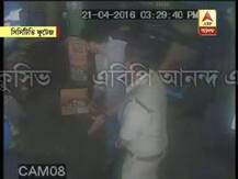 মিষ্টি দোকানের মালিককে 'চড়' পুলিশ অফিসারের