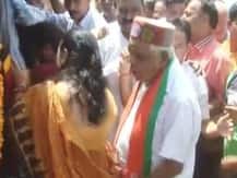 মহিলার দেহে ‘অশালীন স্পর্শ’, বিতর্কে মধ্যপ্রদেশের মন্ত্রী বাবুলাল গৌড়