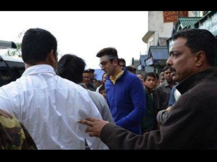 মুখোশ পরে দার্জিলিঙের রাস্তায় ‘জগ্গা জাসুস’-এর শ্যুটিং করলেন রণবীর কপূর