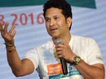 দেখুন ভিডিও: সচিন @ ৪৩, জন্মদিনে কচিকাঁচাদের সঙ্গে ক্রিকেটে মাতলেন মাস্টার ব্লাস্টার