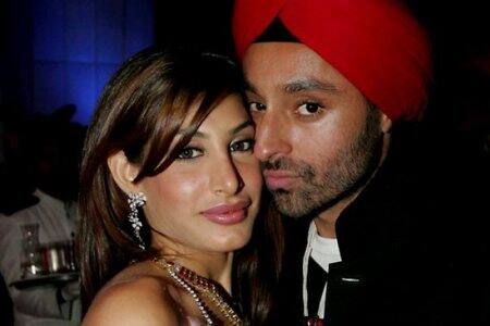 বিক্রম চাটওয়াল, প্রিয়া সচদেব, ২০০৬-এ বিয়ে করেছিলেন। সেই বিয়েও ভাঙে ২০১১-এ।