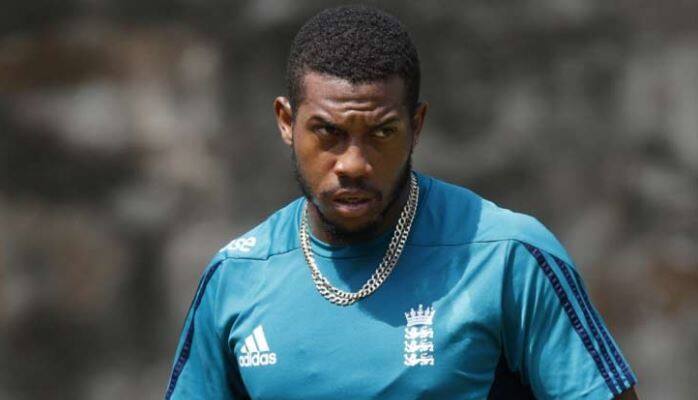 আইপিএল নিলামে এবার কোনও দলে জায়গা পাননি জর্ডন। কিন্তু বিশ্বকাপ টি ২০-তে তাঁর পারফরম্যান্স সমালোচকদের অবাক করেছে। সে জন্যই তড়িঘড়ি আরসিবি দলে নিয়েছে তাঁকে।