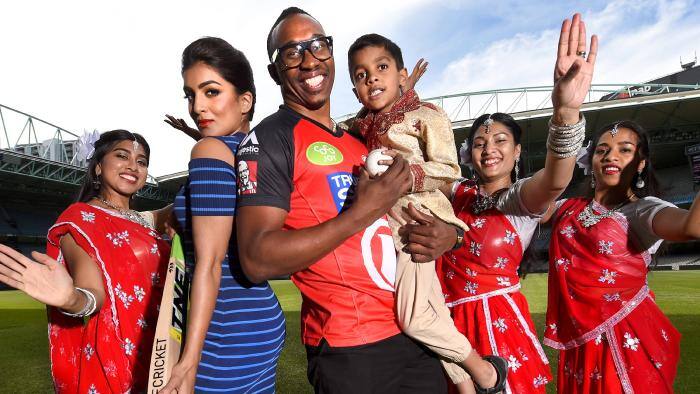 কোনও ফিল্মস্টারকে সবথেকে পছন্দ ব্রাভোর? জবাবে তিনি জানিয়েছেন, সলমন খান, শাহরুখ খান ও দীপিকা পাড়ুকোনের কথা