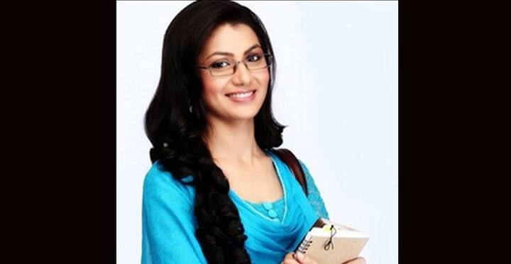 স্মৃতি ঝা: কুমকুম ভাগ্যর প্রধান চরিত্রাভিনেত্রী স্মৃতি ভালবাসেন ছবি তুলতে