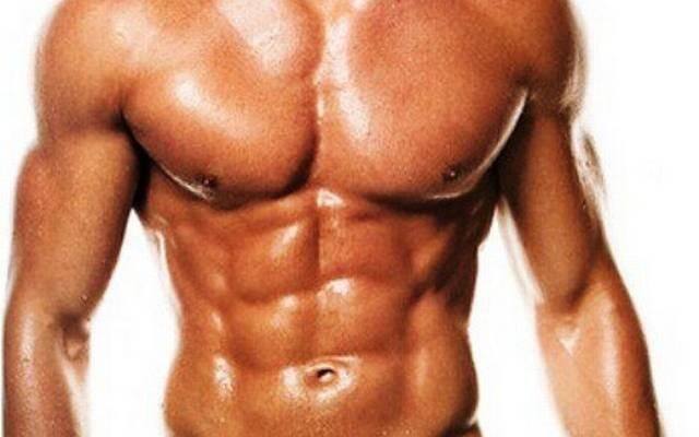 জিম ইনস্ট্রাকটর বা ট্রেনারের সঙ্গে আলোচনা করেই সিক্স প্যাক অ্যাবস বানানোর জন্য ব্যায়াম করুন। নিজে থেকে কিছু করতে যাবেন না। ব্যায়াম করার সময় কোনওরকম অসুবিধা হলে ট্রেনারকে জানান। ব্যায়াম করার সময় অত্যধিক যন্ত্রণা হলে ব্যায়াম না করাই ভালো