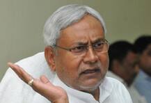 নীতীশ যাচ্ছেন, পটনা বিমানবন্দরে সুকমার শহিদ জওয়ানদের কনভয় থামিয়ে দেওয়ার অভিযোগে শোরগোল