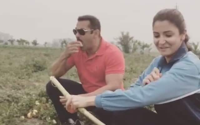 সলমনের সঙ্গে মজা করছেন অনুষ্কা