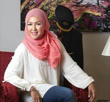 বিমানের ক্যাপ্টেন শরিফা জারিনার ছবি এখন সোশ্যাল মিডিয়ায় ভাইরাল হয়ে গিয়েছে। ছবি সৌজন্যে ইনস্টাগ্রাম/রয়্যাল ব্রুনেই এয়ার