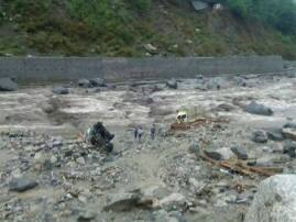 Cloudburst Wreaks Havoc In Uttarakhand দাবানলের পর এবার মেঘভাঙা বৃষ্টিতে বিপর্যস্ত উত্তরাখণ্ড