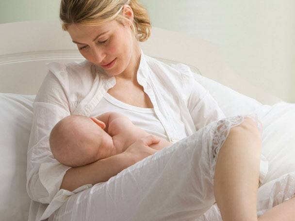 বাচ্চা হওয়ার পর স্তন্যপান করালেও ক্যান্সারের ঝুঁকি কমে যায়। অনেক মহিলাই সেটা করেন না, তাই বেড়ে যায় ক্যান্সারের ঝুঁকি