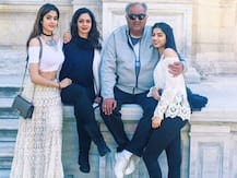 বিদেশ ভ্রমণে শ্রীদেবীর পরিবার, দেখুন মা-মেয়ের কিছু অসাধারণ মুহূর্ত