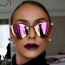 টিয়া ফ্লেগো, ম্যাজিকে ঠাকুমাকে 'যুবতী' করেছেন যিনি