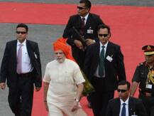 কেন এমপিদের প্রতি ‘রূঢ়’ মোদীকে ঘিরে থাকা এসপিজি, সংসদে ক্ষোভ কংগ্রেসের