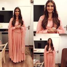 এই ছবিগুলি বলে দেবে কেন সোনম কপূর বলিউডের মোস্ট ফ্যাশনেবল ডিভা। সঙ্গে তাঁর কেরিয়ারের রেখচিত্র