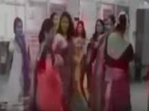 দেখুন ভিডিওতে, রোগীদের ফিরিয়ে দিয়ে মুম্বইয়ের হাসপাতালের বর্হিবিভাগে কর্মীদের উদ্দাম নাচ