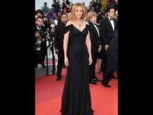 কান ২০১৬-এ চাঁদের হাট, রেড কার্পেটে খালি পায়ে হাঁটলেন জুলিয়া রবার্টস্ 