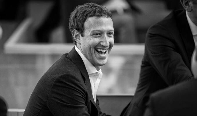 প্রযুক্তির দুনিয়ার প্রবাদপ্রতিম প্রয়াত স্টিভ জোবসের মতোই মাত্র এক ডলার বেতন নেন জুকারবার্গ।