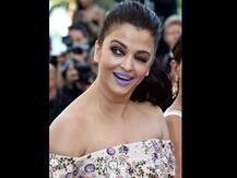 কান-এ বেগুনি লিপস্টিকে অ্যাশ, টুইটারাইটদের কটাক্ষ প্রচুর জাম খেয়ে মঞ্চে এসেছিলেন তিনি