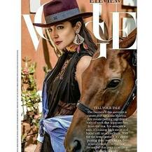 ভোগ ম্যাগাজিনের কভার পেজের ফটোশ্যুটে অনুষ্কা শর্মা