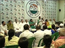 সাক্ষাৎ রাজ্যপালের সঙ্গে, সরকার গঠনের তোড়জোড় শুরু মমতার