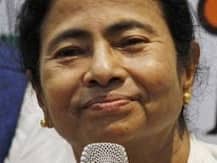 শীতে দিল্লিতে চা-চক্র ডাকতে পারেন মমতা