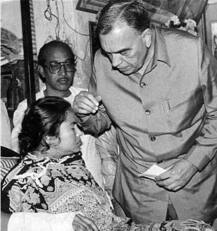 দেখুন মমতার দীর্ঘ রাজনৈতিক যাত্রাপথের কিছু ছবি