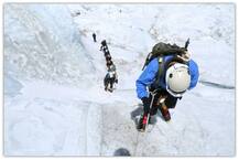 ছবিতে: লেফটেন্যান্ট কর্নেল রণবীর জামওয়ালের এভারেস্ট জয়ের হ্যাটট্রিক