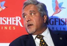 ব্রিটেনে ফর্মুলা ওয়ান কার লঞ্চ অনুষ্ঠানে ফুরফুরে মেজাজে ফেরার মাল্য