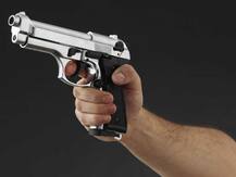 স্কুল থেকে ফোনে নালিশ, ডিরেক্টরকে গুলি নবম শ্রেণির পড়ুয়ার