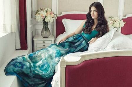  নানা সূত্রে শোনা যাচ্ছিল, সম্প্রতি নাকি কিছুটা মনোমালিন্য হয়েছিল ঐশ্বর্য ও অভিষেকের মধ্যে। সর্বজিত্-এর প্রিমিয়ারে গম্ভীর মুখে দেখা গিয়েছিল বচ্চন-পুত্রকে। তবে সে খবর ভুল প্রমাণ করে গতকাল রাতে নাকি দুজনে লং ড্রাইভে বেরন। গাড়ির চালকের আসনে অভিষেক, পাশে ঐশ্বর্য। তারপর এই পথ যদি না শেষ হয়........ ছবি-সৌজন্যে ইনস্টাগ্রাম 