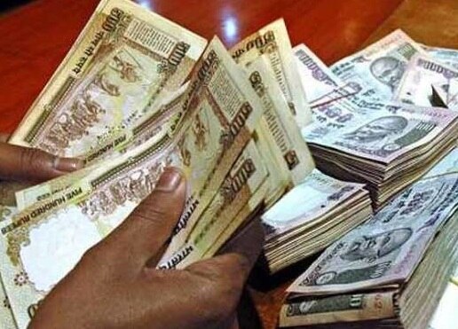 Penalty Of 200 On Deposits Of Over Rs 10 Lakh Unaccounted Cash আয়কর রিটার্নের সঙ্গে সামঞ্জস্যহীন? ১০লাখের ওপর টাকা জমা দিতে এলে জরিমানা ২০০%, জানিয়ে দিল কেন্দ্র