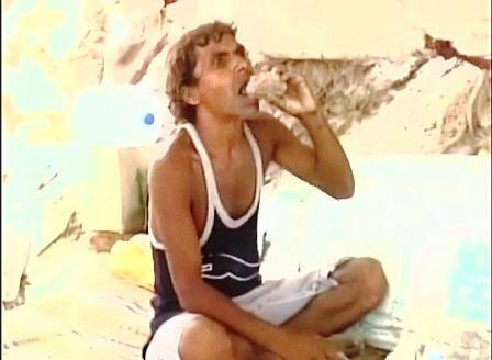 অনেকে তাঁকে ডাক্তারের কাছে যাওয়ার পরামর্শ দিয়েছেন। কিন্তু এই পরামর্শকে থোড়াই কেয়ার করেন রামেশ্বর। (ছবি সৌজন্যে: এএনআই-টুইটার)