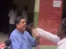 কঙ্কাল মামলায় আদালতে হাজিরা দিতে গিয়ে হামলার মুখে সিপিএম নেতা সুশান্ত ঘোষ